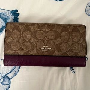 Coach Tri-fold Wallet Signature Print